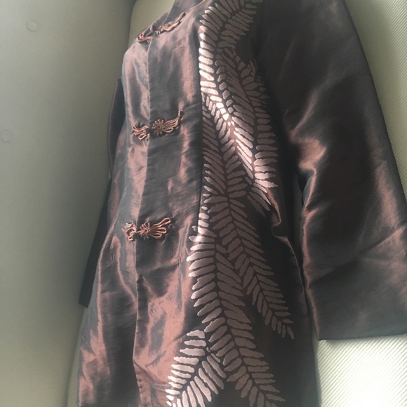 Mandarin burgundy jacket. Unique closure. - Picture 6 of 7